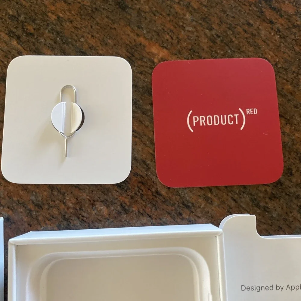 EMPTY BOX ONLY Apple iPhone SE (3rd Generation) Red,‎ 64GB, A2595 Gift Box